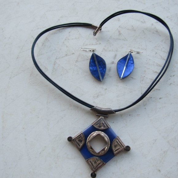 Handmade Blue African Earrings - Picture 5 of 5